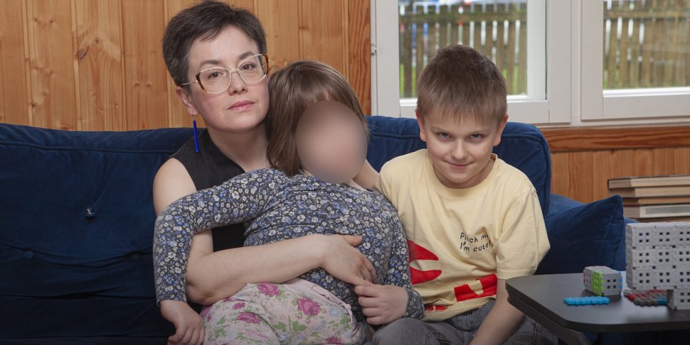 «Мы – только в начале пути»: Евгения Вяря с детьми – Надей и Микой. 