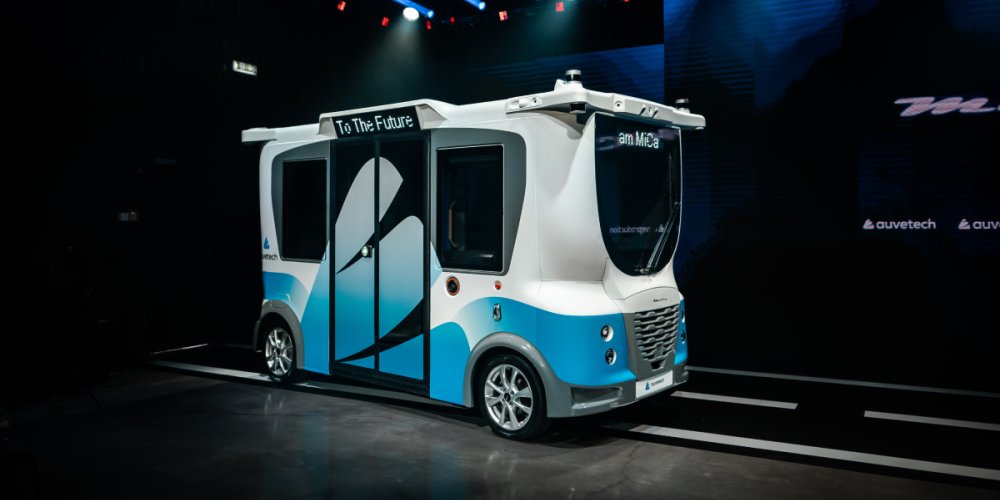 Автобеспилотник эстонской компании Auve Tech перевозит пасажиров во Флориде