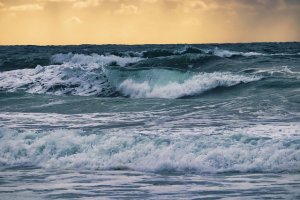 Шторм поднимет уровень морской воды в Пирита выше критического