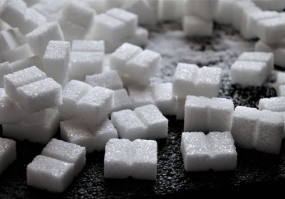 Бледность, бессонница: признаки того, что вы едите слишком много сахара