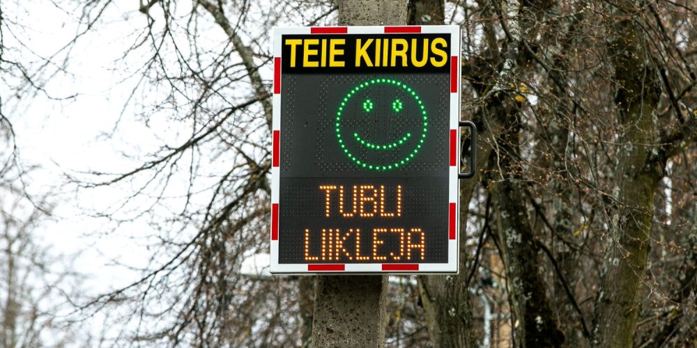 В Таллинне установят еще восемь табло контроля скорости