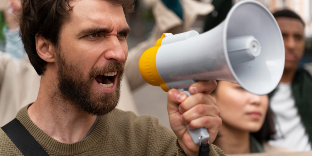 Центристская партия организует акцию протеста с требованием провести внеочередные выборы