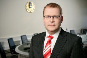 Паэт с коллегами призвал ЕС передать Украине замороженные активы России