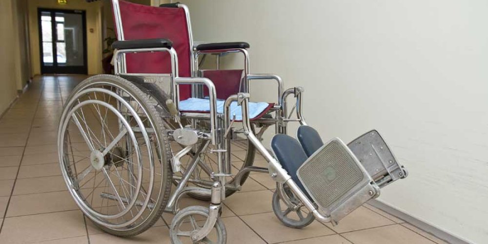 Инвалидов лишают пособия: почему так происходит и что делать?