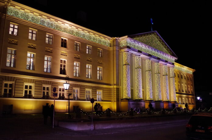 https://et.wikipedia.org/wiki/Tartu_%C3%9Clikool