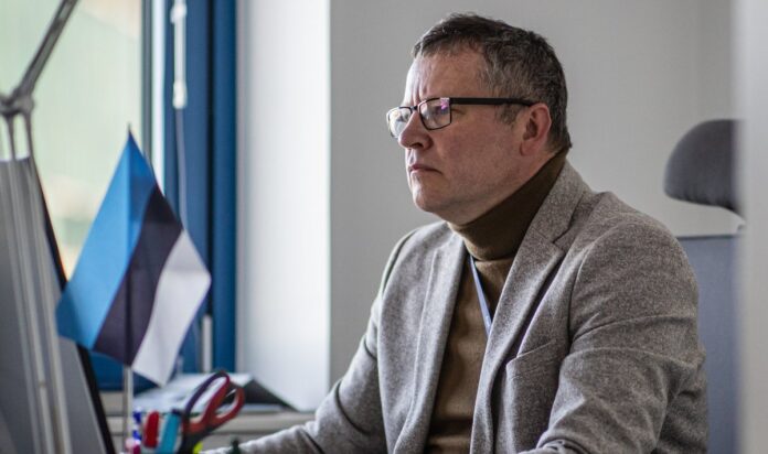 https://www.delfi.ee/artikkel/120230083/uus-eesti-200-fraktsiooni-juht-toomas-uibo-reinaasa-tugevusi-vajati-mujal#article-image-id=5cb161a0-be60-11ed-8f3d-9bd0e5b60314